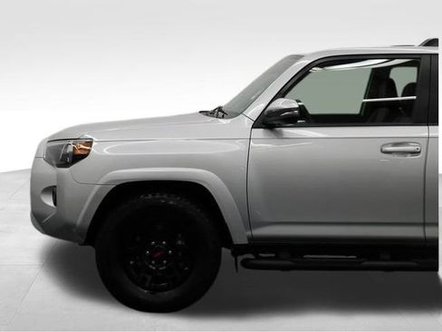 Used 2021 Toyota 4Runner SR5 Premium image 17