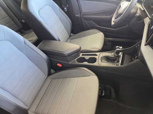 New 2026 Volkswagen Jetta SE FWD image 10
