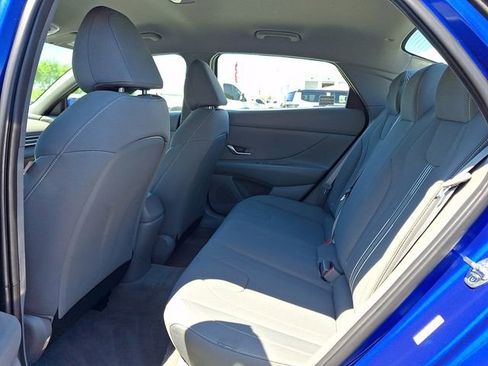 Used 2023 Hyundai Elantra SEL FWD image 10
