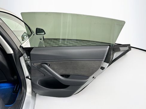 Used 2018 Tesla Model 3 Long Range image 27