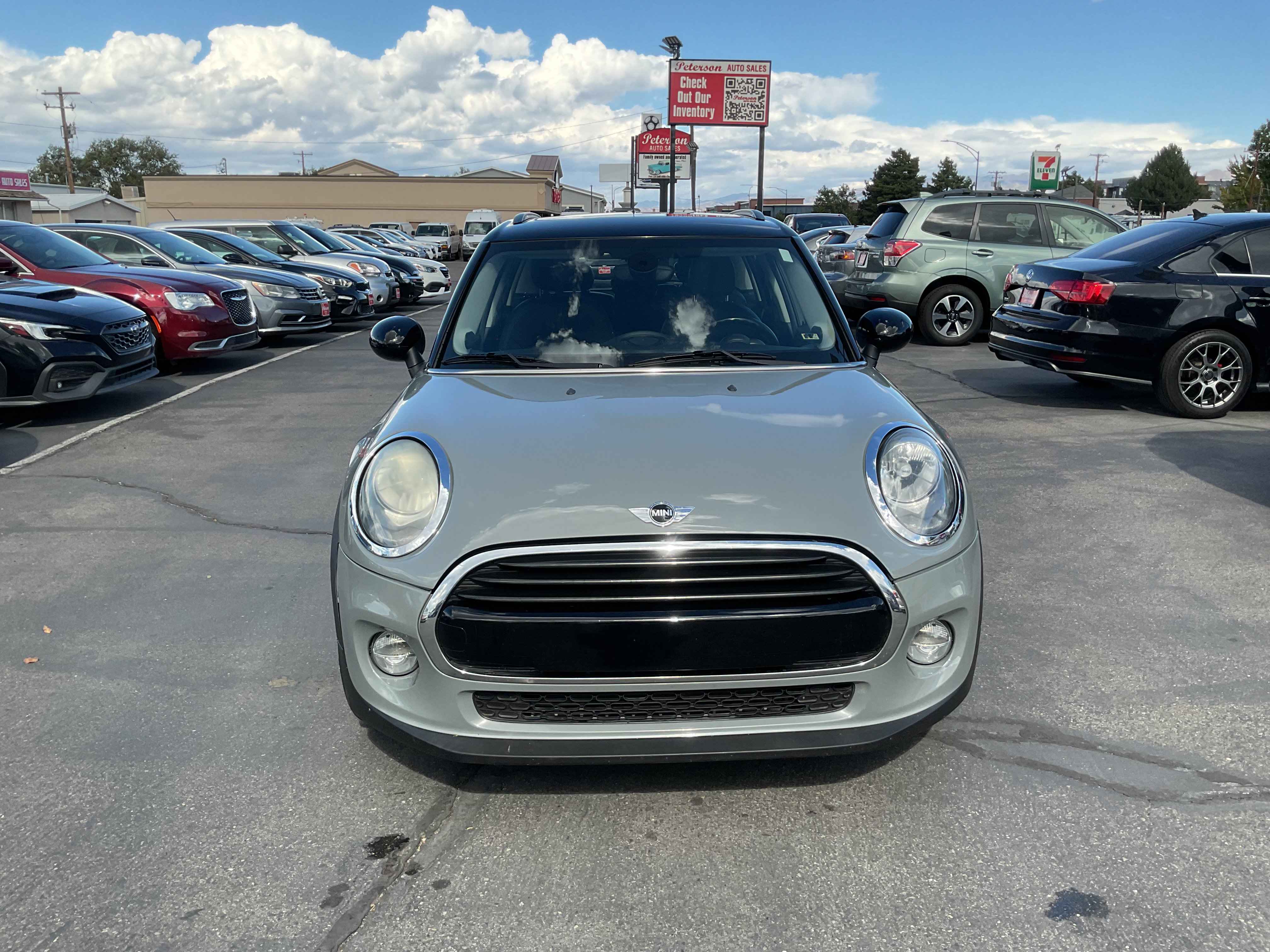 Used 2016 MINI Cooper 4-Door Hardtop FWD image 3