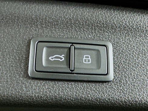 Used 2023 Audi Q3 2.0T Premium image 30