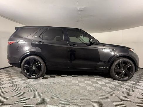 New 2025 Land Rover Discovery Metropolitan Edition image 9