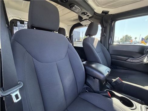 Used 2017 Jeep Wrangler Sport w/ Connectivity Group AWD/4WD image 24
