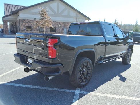 Used 2025 Chevrolet Silverado 2500 High Country w/ Technology Package image 5