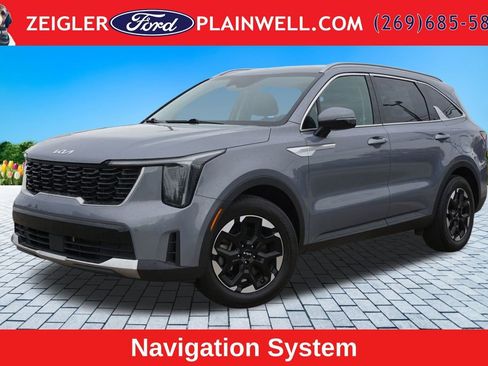 Used 2024 Kia Sorento S FWD image 1