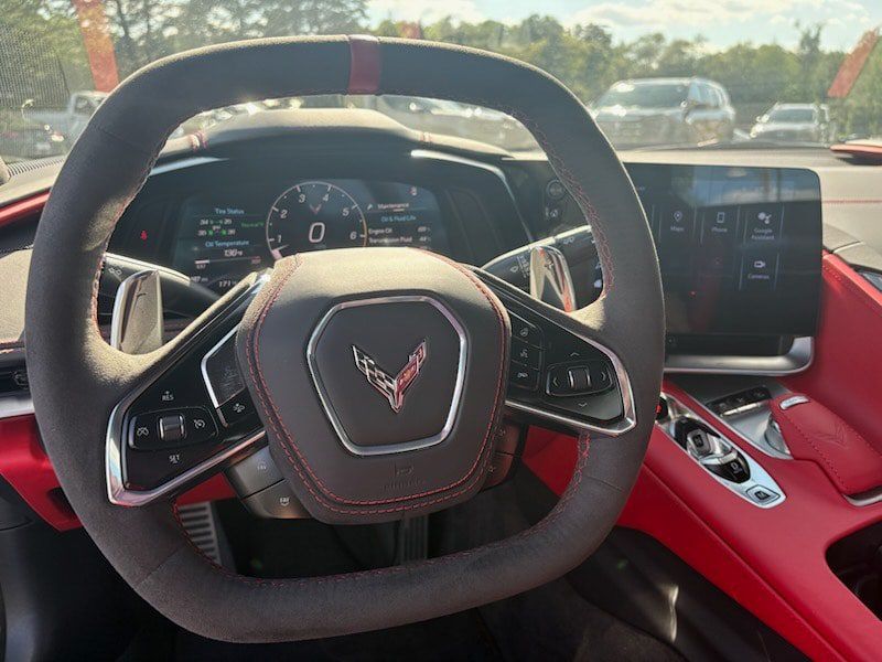 Used 2024 Chevrolet Corvette Stingray Premium Conv w/ Z51 Performance Package RWD image 21