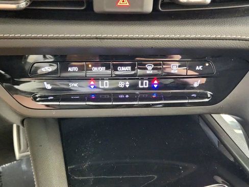Used 2023 Buick Envision Preferred FWD image 27