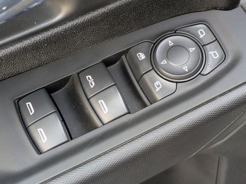 Used 2022 Chevrolet Silverado 2500 Custom w/ Custom Value Package image 17