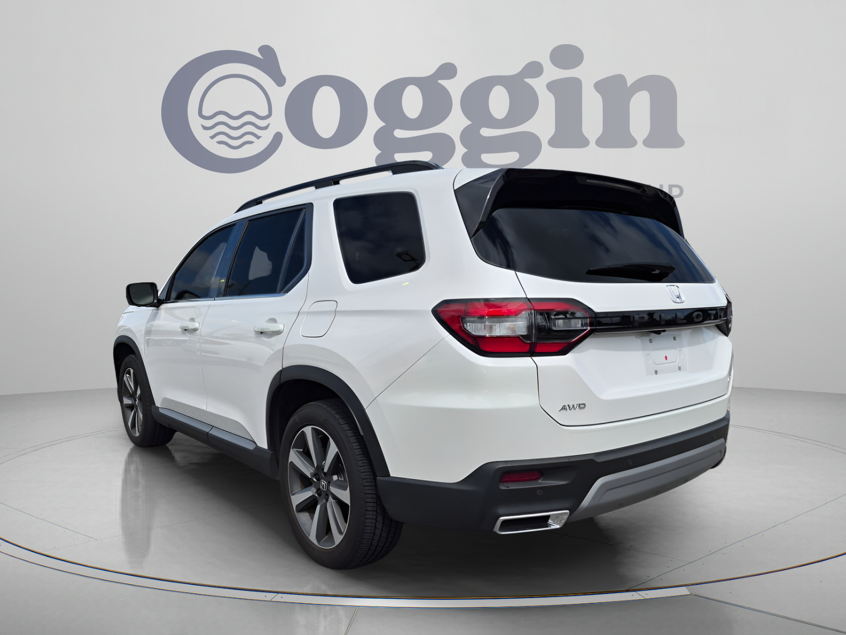 Used 2025 Honda Pilot Elite image 4