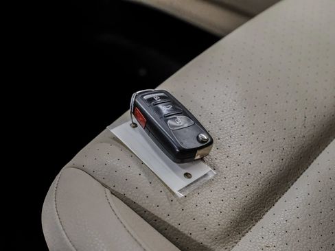 Used 2017 Volkswagen Tiguan S FWD image 65