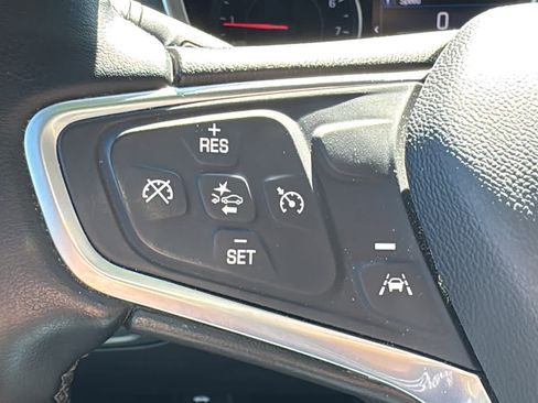 Used 2023 Chevrolet Equinox LT AWD/4WD image 10