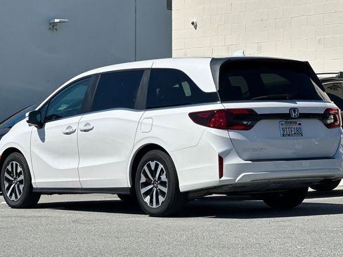Used 2025 Honda Odyssey EX-L image 5