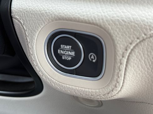 Used 2024 Mercedes-Benz GLE 350 4MATIC image 30