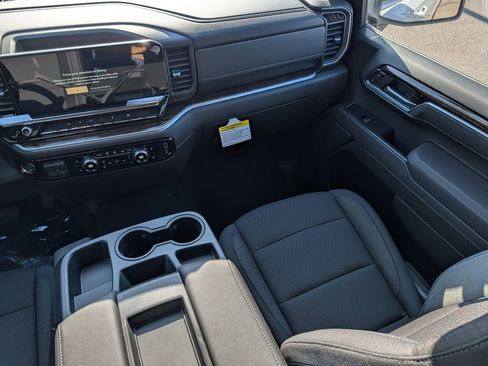 New 2026 GMC Sierra 1500 SLE image 33