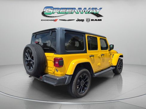 Used 2021 Jeep Wrangler Unlimited Sahara w/ Cold Weather Group AWD/4WD image 3