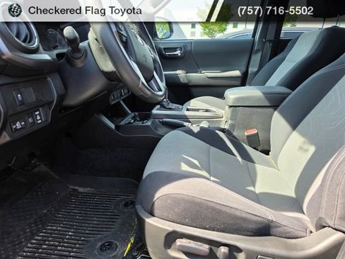 Used 2023 Toyota Tacoma TRD Off-Road w/ Technology Package AWD/4WD image 9