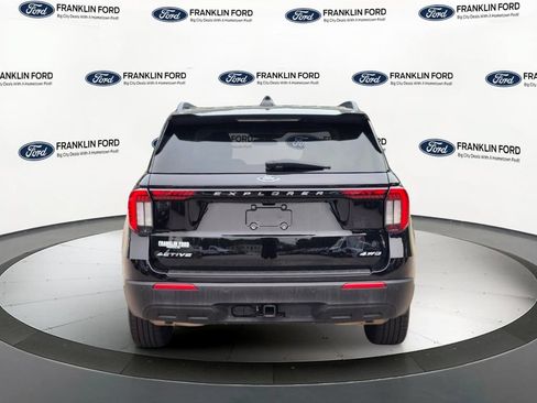 Certified 2025 Ford Explorer Active AWD/4WD image 4