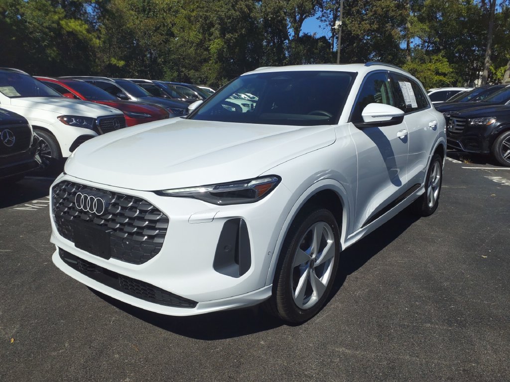 Used 2025 Audi Q5 Premium Plus AWD/4WD image 3