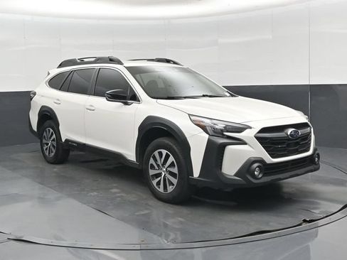 Used 2025 Subaru Outback Premium AWD/4WD image 30