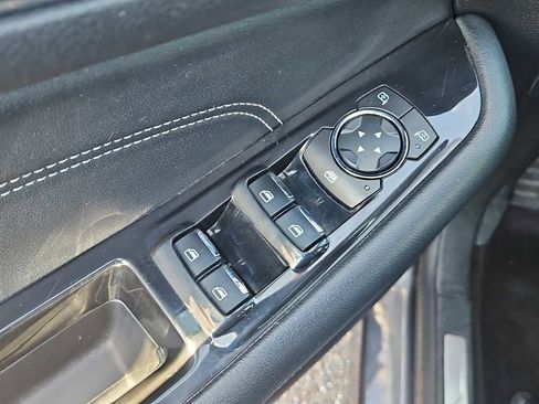 Used 2020 Ford Edge Titanium image 15