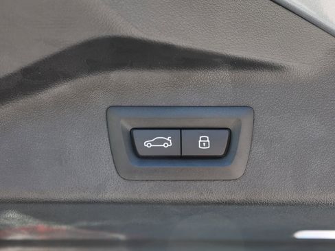 Used 2025 BMW X5 xDrive40i w/ Parking Assistance Package AWD/4WD image 11