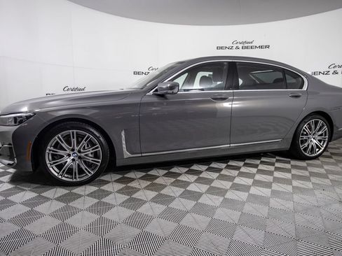 Used 2022 BMW 740i RWD image 9