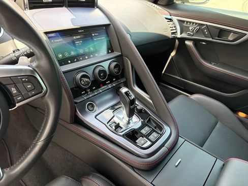 Used 2022 Jaguar F-TYPE Coupe RWD image 6