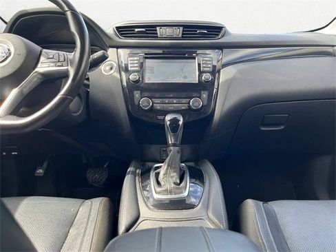 Used 2018 Nissan Rogue Sport SL w/ SL Premium Package image 12