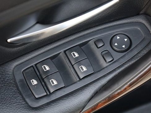 Used 2013 BMW 328i xDrive Sedan image 32