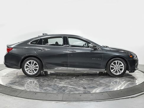 Used 2017 Chevrolet Malibu LT image 10