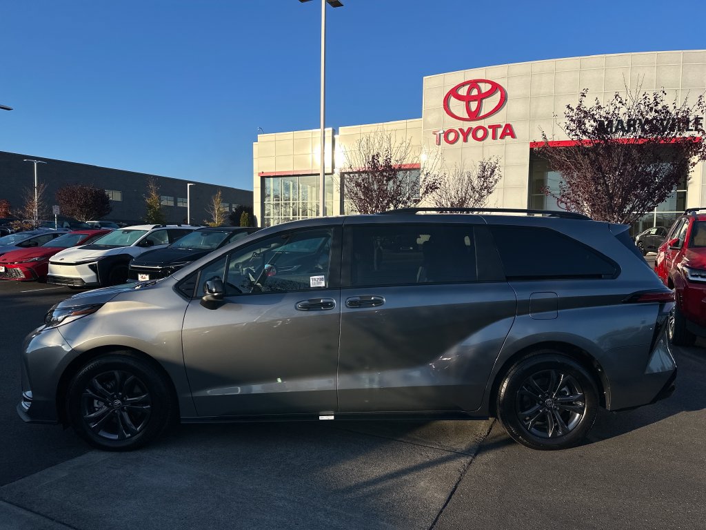 Certified 2026 Toyota Sienna XSE AWD/4WD image 2