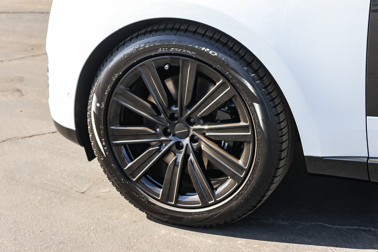 New 2026 Land Rover Range Rover SE AWD/4WD image 6