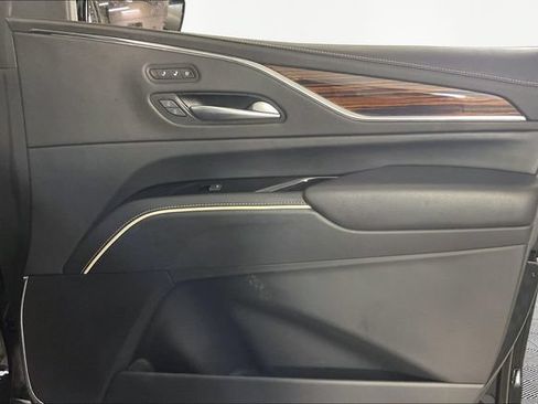 Used 2023 Cadillac Escalade Premium Luxury RWD image 25