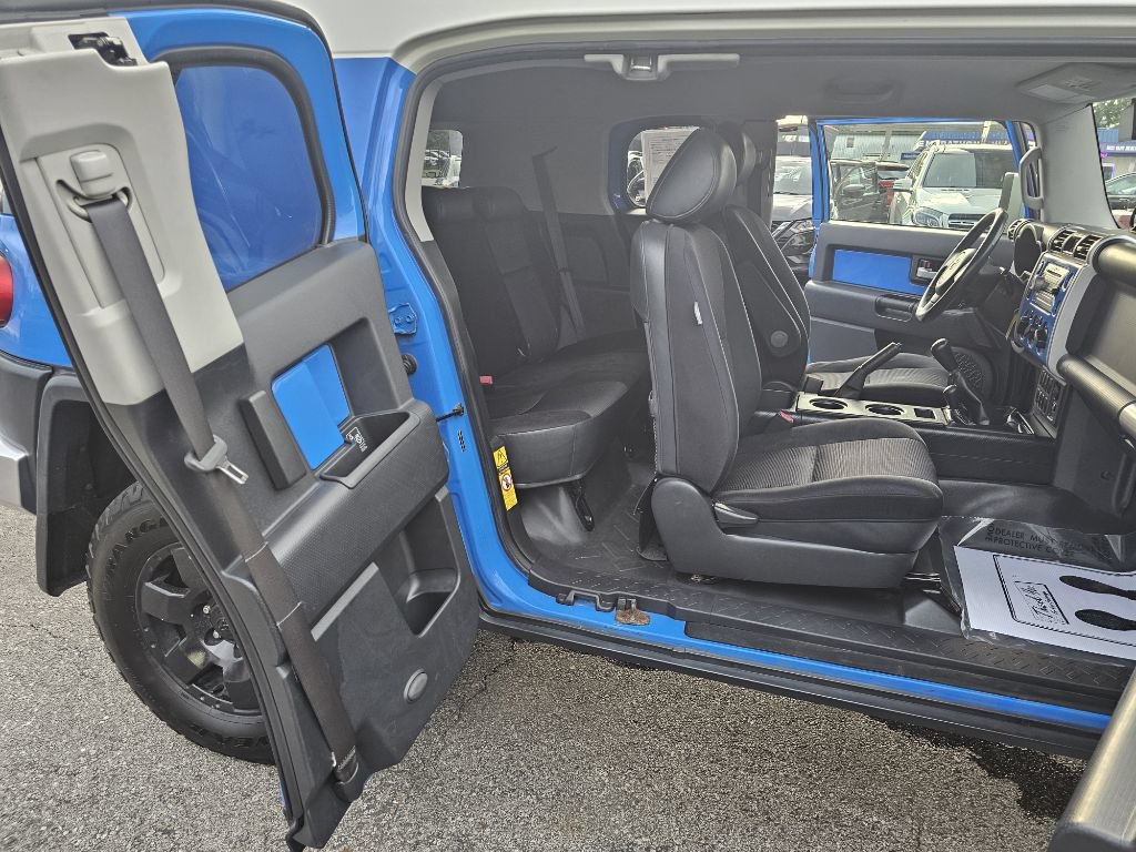 Used 2007 Toyota FJ Cruiser 4WD w/ Upgrade Pkg 1 image 41