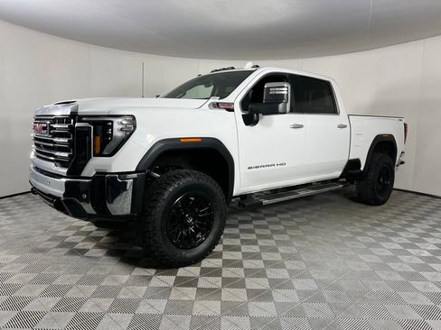 Used 2025 GMC Sierra 3500 SLT w/ SLT Premium Package image 3