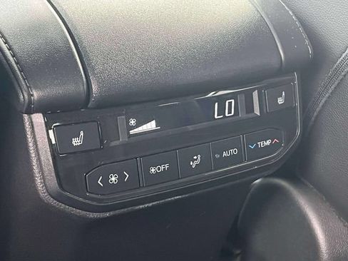 Certified 2024 Toyota Highlander Platinum AWD/4WD image 19