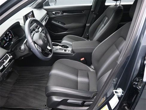 Certified 2025 Honda Civic Sport image 9
