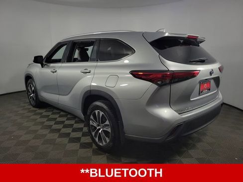 Used 2022 Toyota Highlander XLE image 6