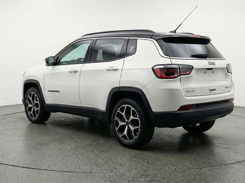 Used 2025 Jeep Compass Limited image 6