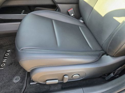 Used 2023 Hyundai Ioniq 6 Limited image 13