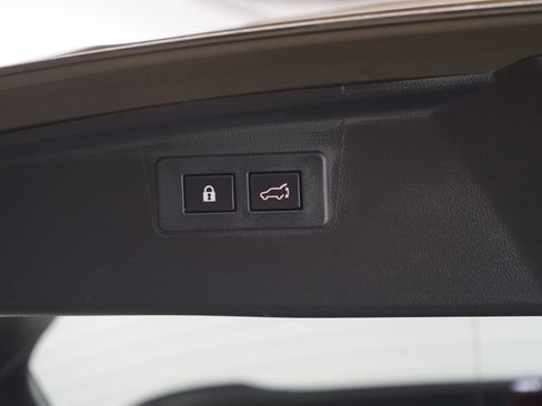 Used 2024 Subaru Outback Touring XT w/ Popular Package #2 image 10