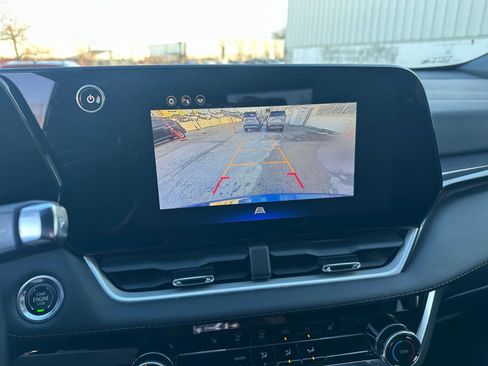 Used 2025 Chevrolet Equinox LT image 17