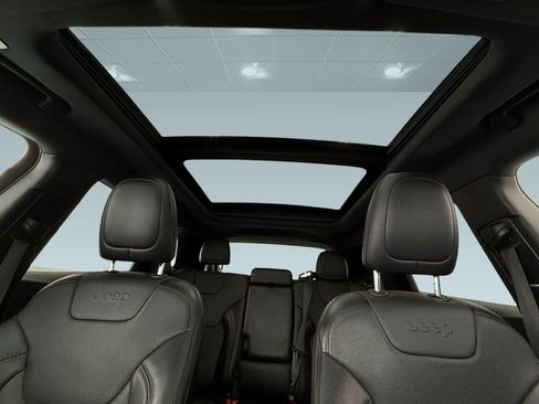 Used 2019 Jeep Cherokee High Altitude AWD/4WD image 13