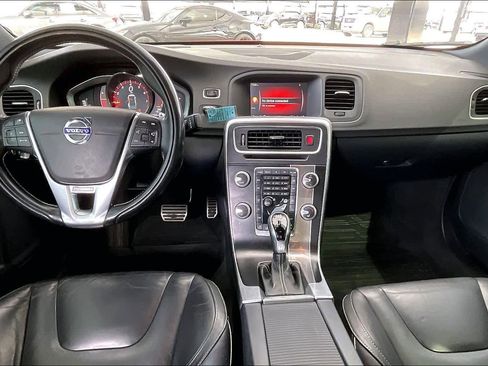 Used 2018 Volvo S60 T6 R-Design Platinum image 15