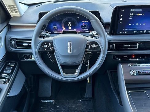 New 2025 Lincoln Aviator Reserve w/ Luxury Package RWD image 13