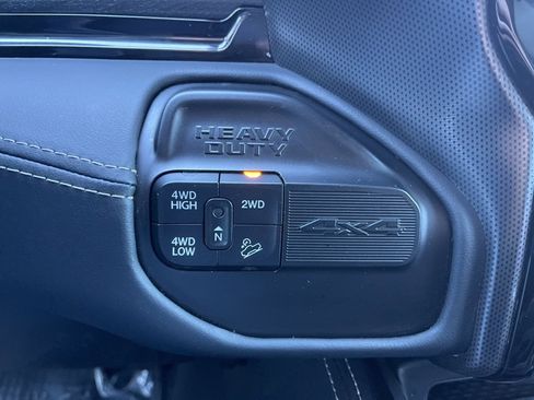 Used 2024 RAM 2500 Limited image 32