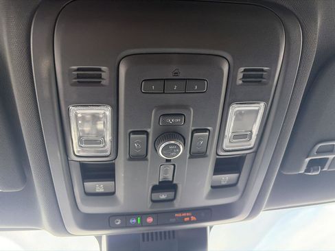 Used 2024 Chevrolet Tahoe Premier AWD/4WD image 36