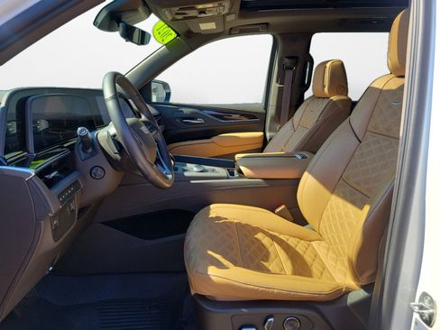 Used 2021 Cadillac Escalade Premium Luxury image 11