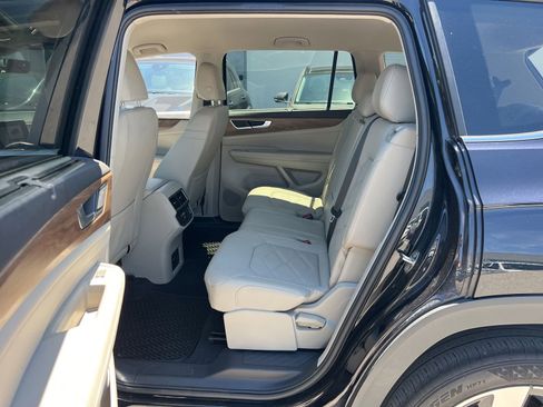Used 2024 Volkswagen Atlas SE FWD image 30